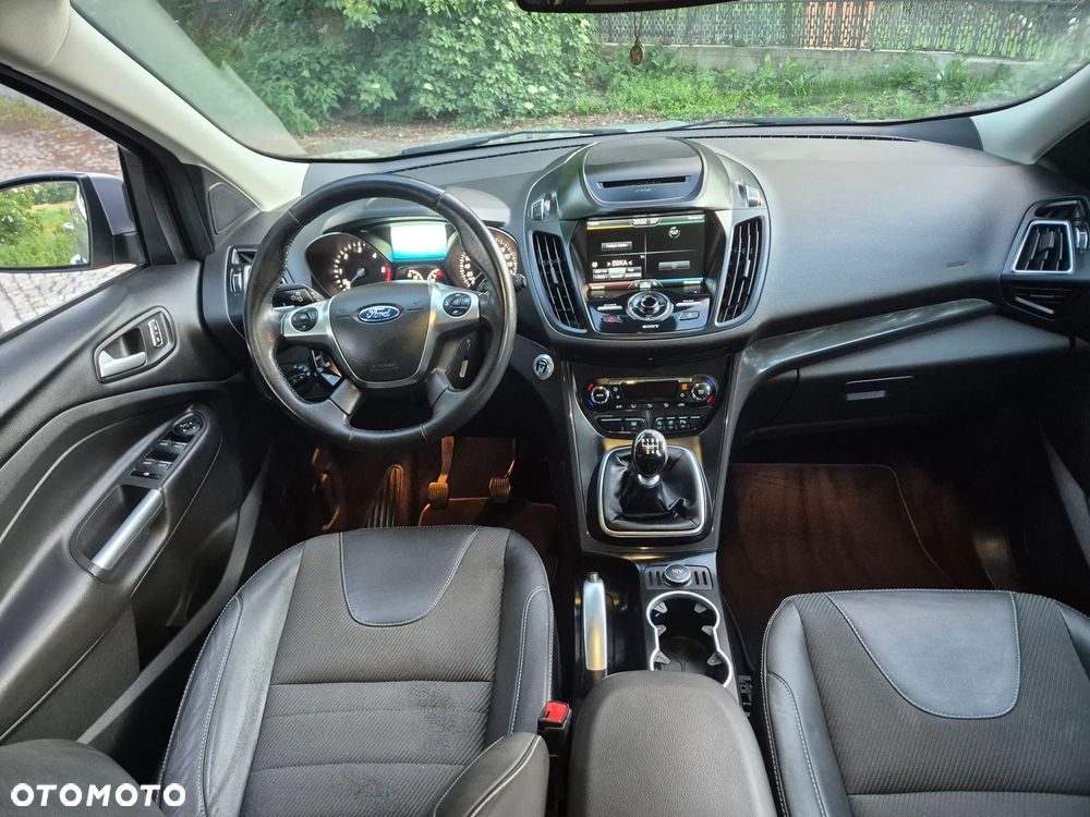 Ford Kuga 2.0 TDCi 2x4 Titanium - 10