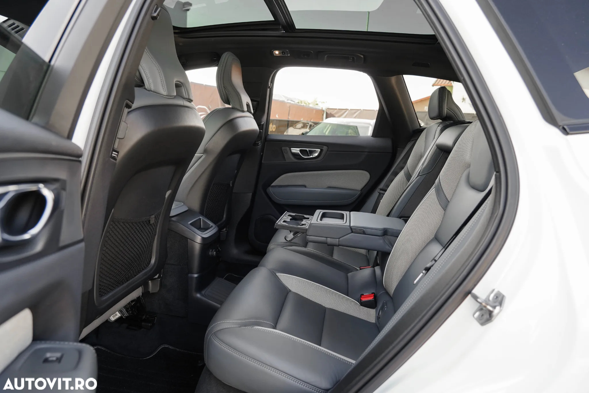 Volvo XC 60 T8 AWD Recharge Geartronic RDesign - 16