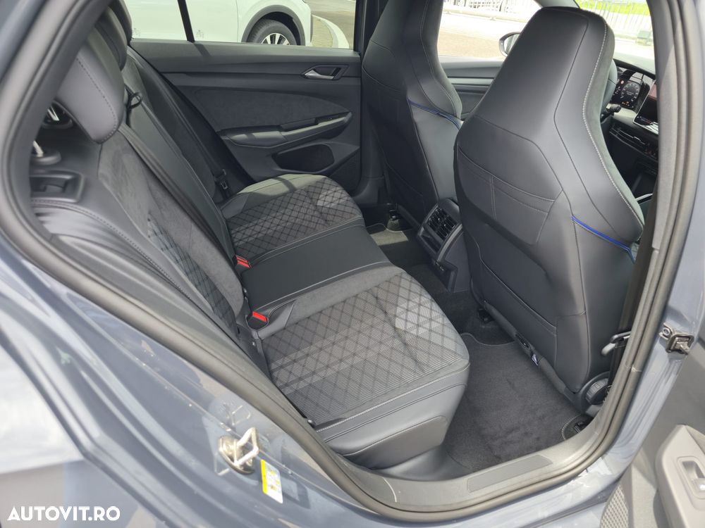 Volkswagen Golf 1.5 eTSI OPF DSG R-Line - 13