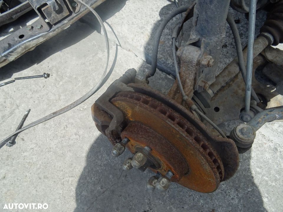 Vand Fuzeta Fata Stanga Toyota RAV 4 1.8 Benzina VVT-I 1ZZ din 2005 - 1