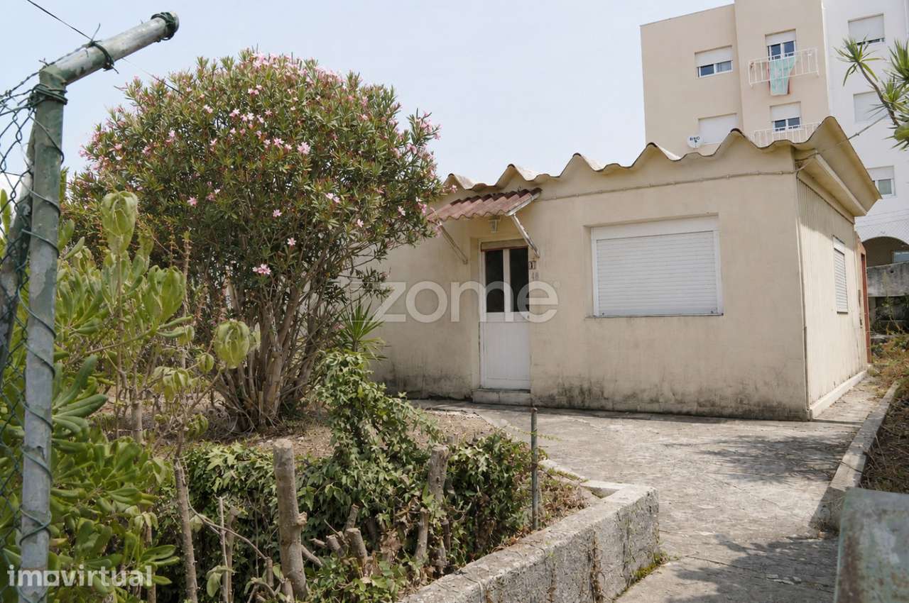 Moradia T2 no Bairro das Portelas, Alcabideche