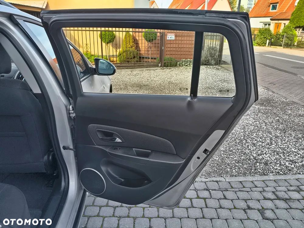 Chevrolet Cruze 1.6 LT - 18