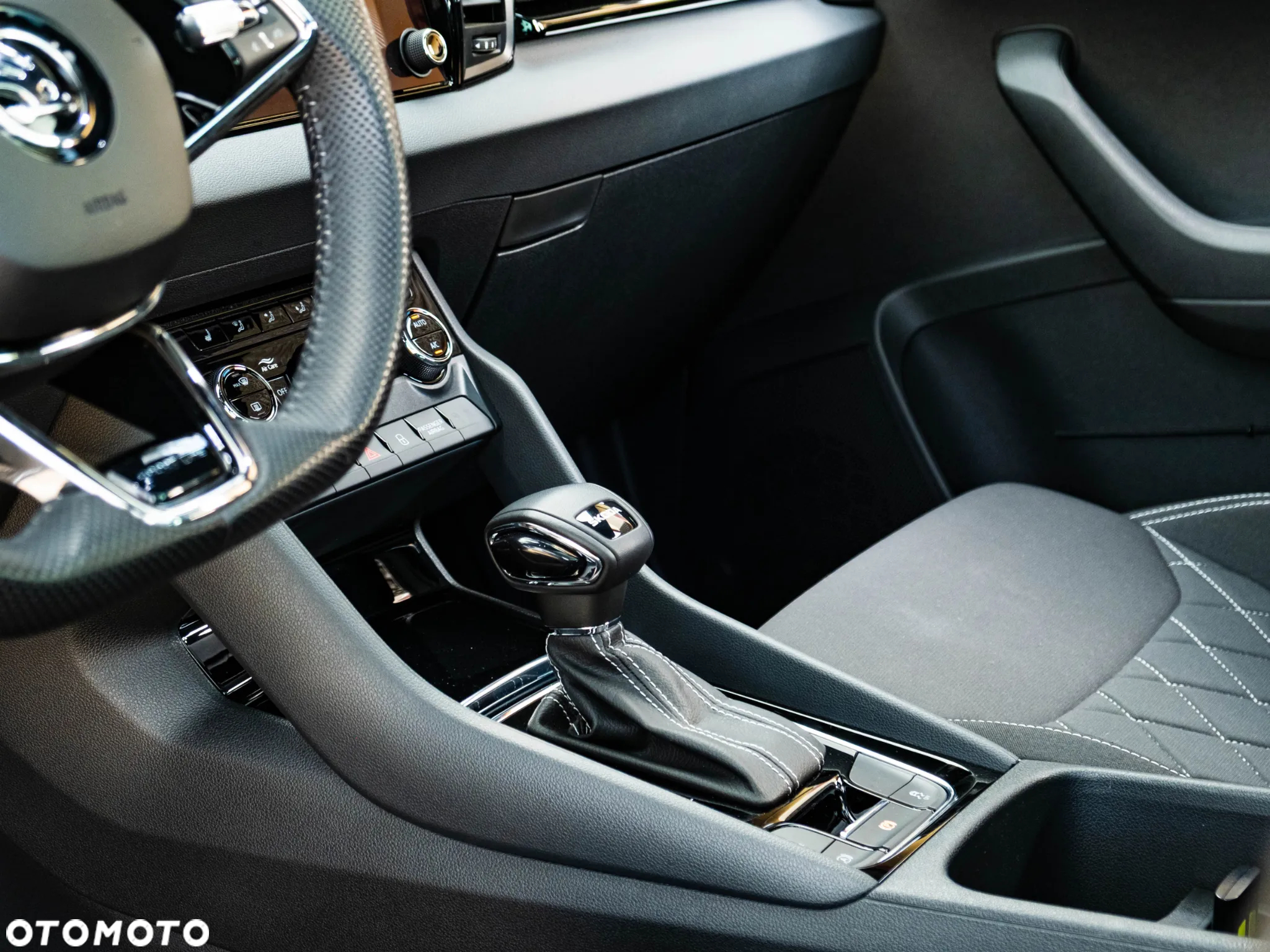 Skoda Karoq 1.5 TSI ACT Sportline DSG - 22