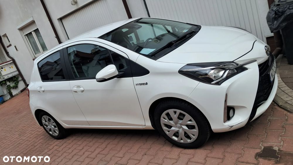 Toyota Yaris Hybrid 100 Premium - 4