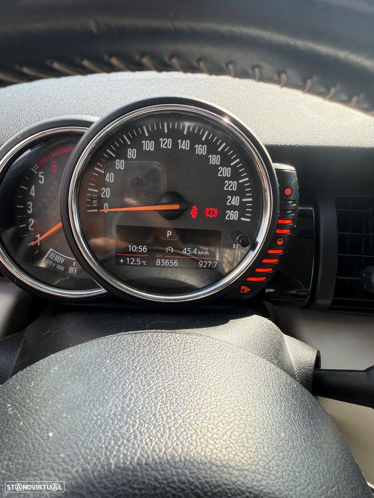 MINI 5 Portas Cooper D Auto - 6