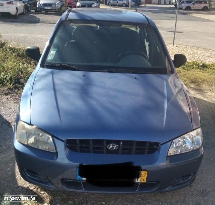 Hyundai Accent 1.3i de 2000 disponível para peças - 1