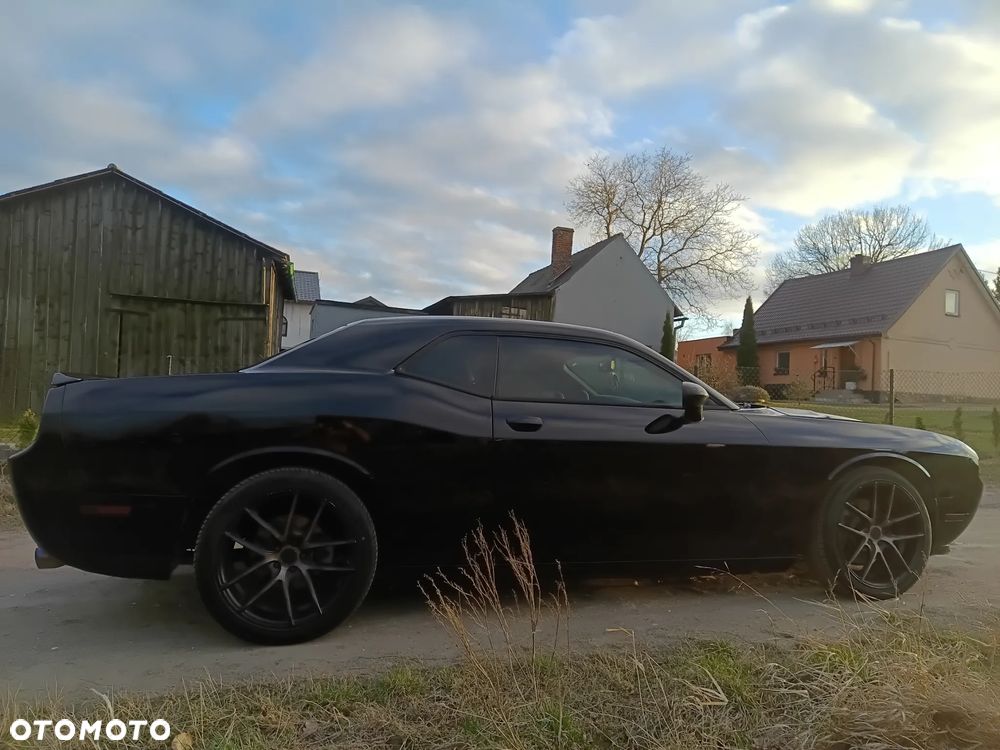 Dodge Challenger - 7