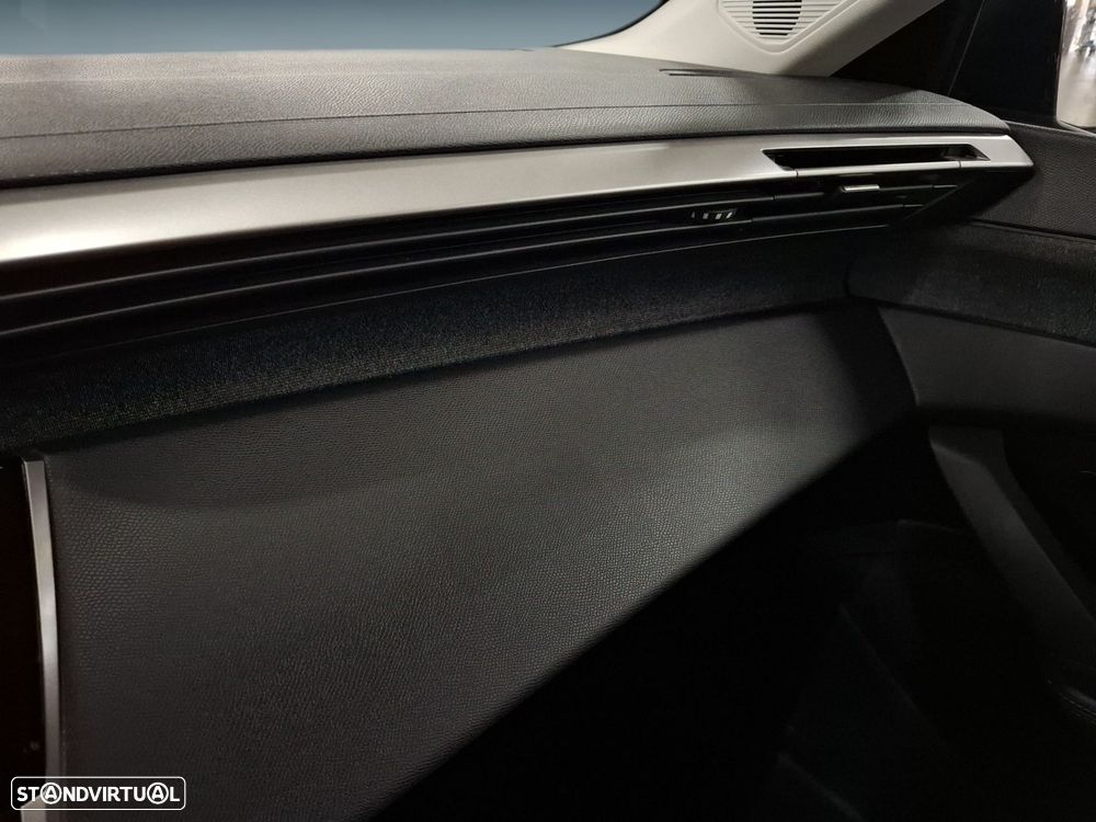 Peugeot 408 1.2 PureTech Allure EAT8 - 24