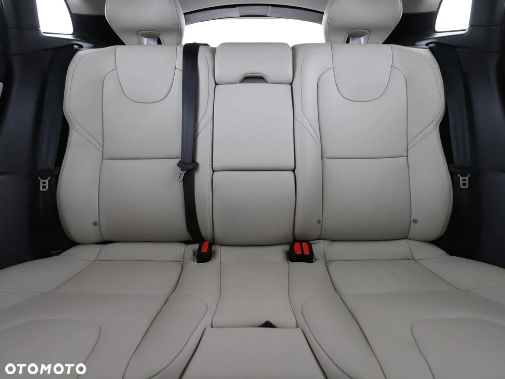 Volvo V40 - 18