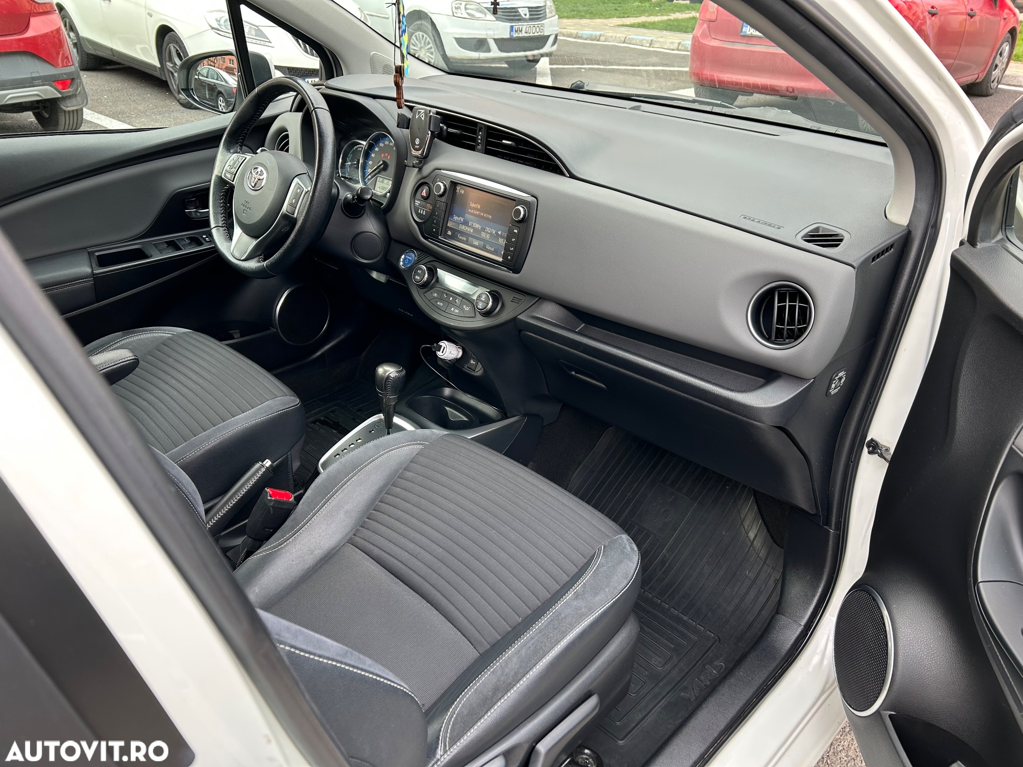 Toyota Yaris 1.5 VVT-i HSD Sol - 15