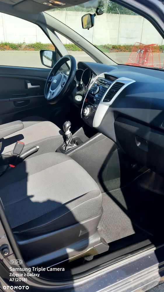 Kia Venga - 9