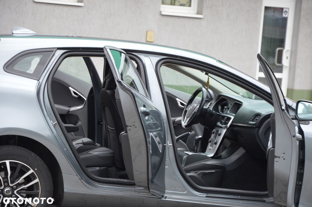 Volvo V40 D2 Momentum - 23