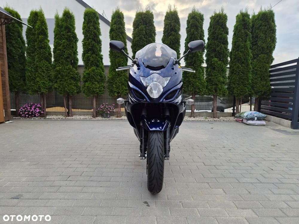 Suzuki GSX - 2