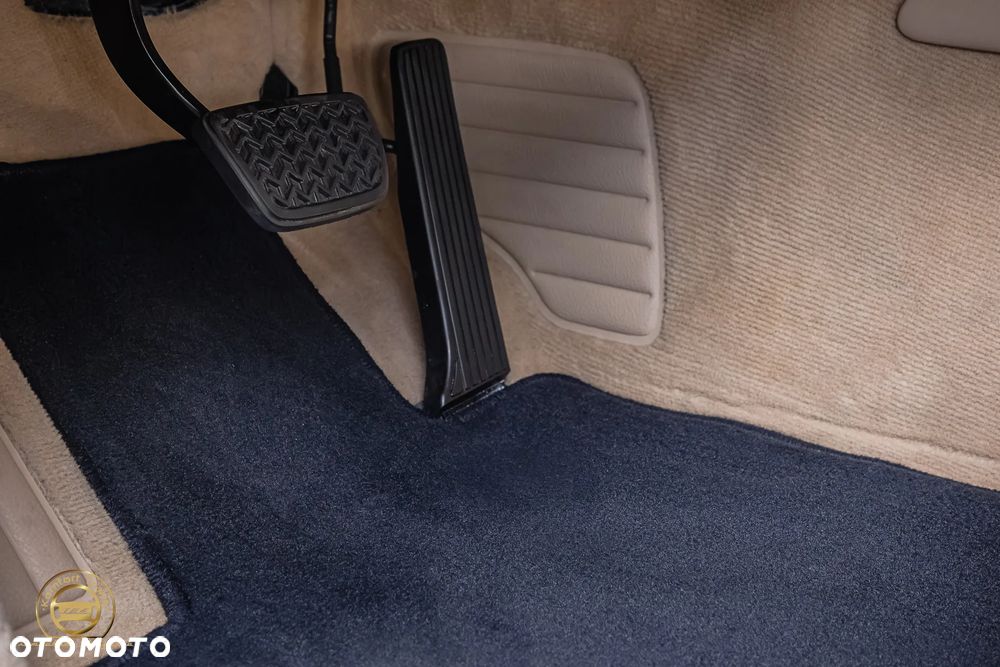Lexus LS - 12