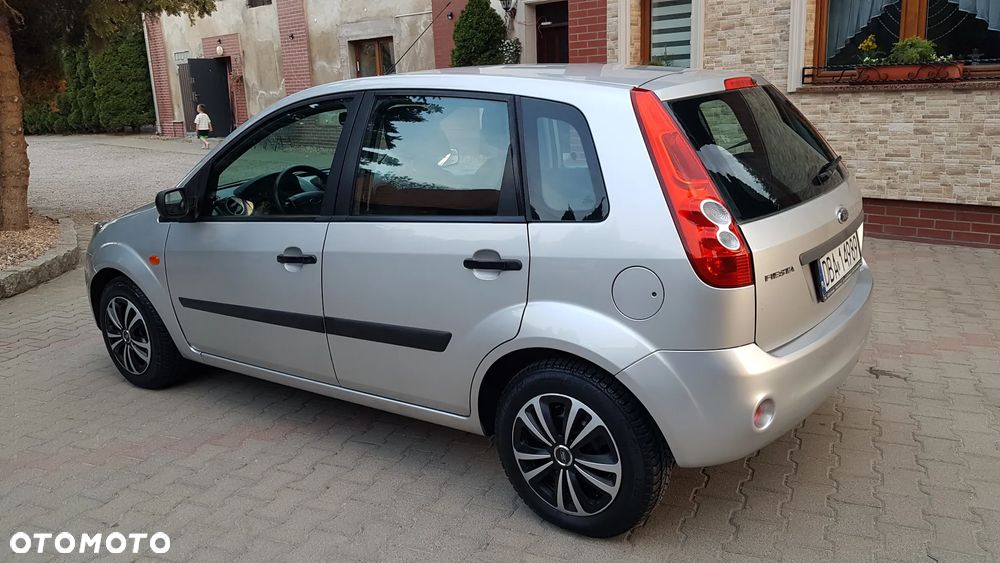 Ford Fiesta 1.25 Trend - 15