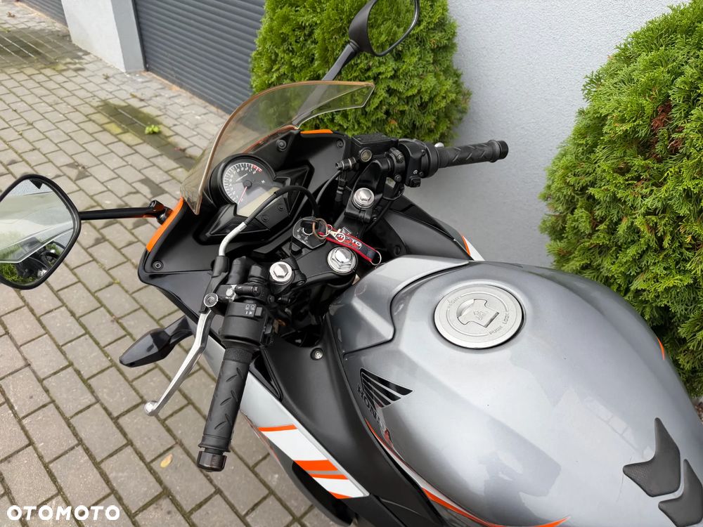 Honda CBR - 40