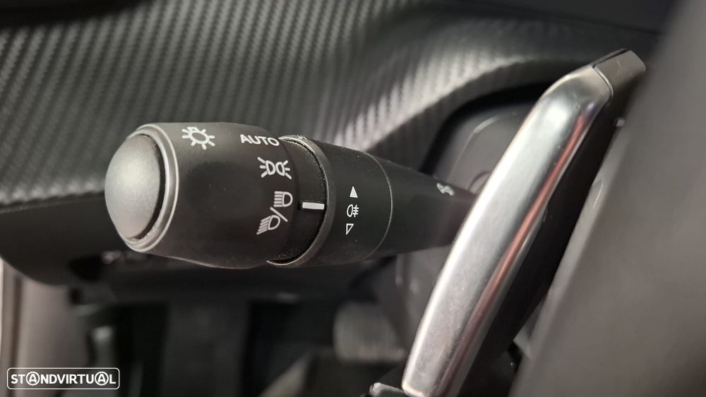 Peugeot 2008 1.2 Hybrid Allure e-DCS6 - 9