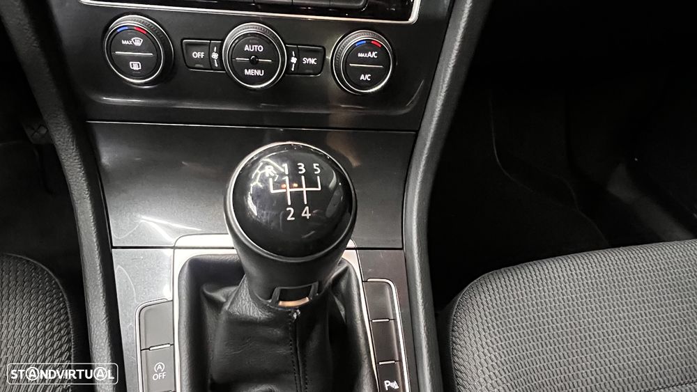 VW Golf Variant 1.6 TDi Confortline - 44