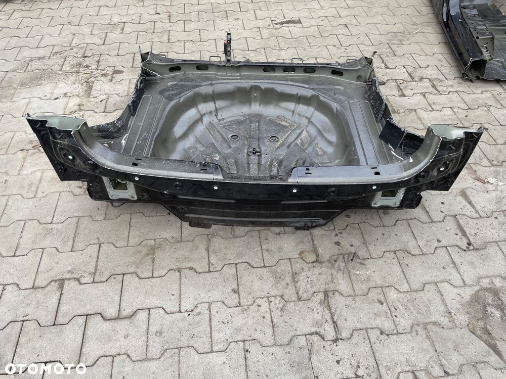 SKODA KAROQ wanna pas tylny szeroki - 2