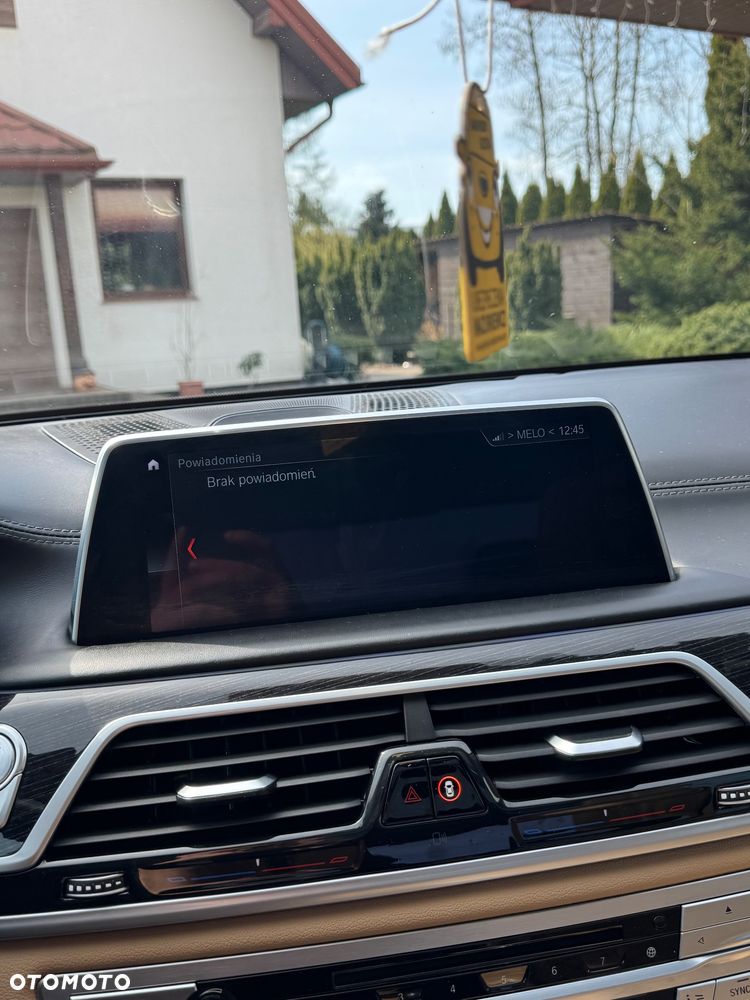 BMW Seria 7 750Li - 12
