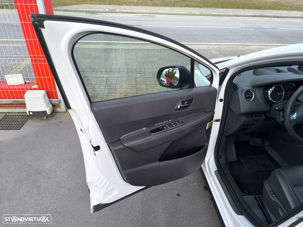 Peugeot 3008 e-HDi 115 ETG6 Stop&Start Allure - 17