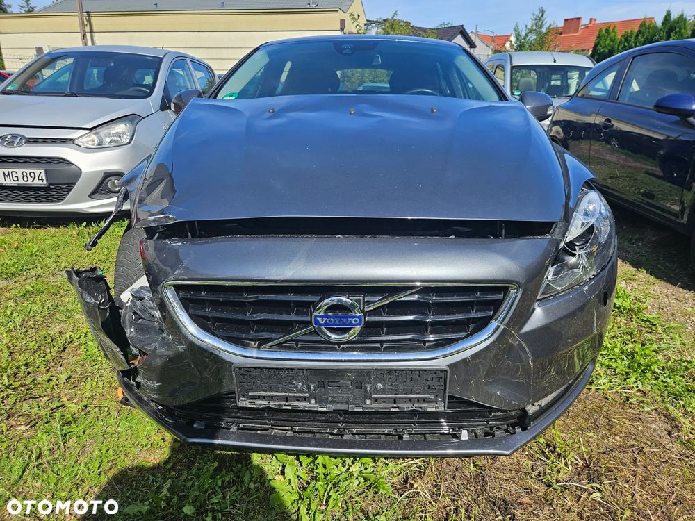 Volvo V40 T2