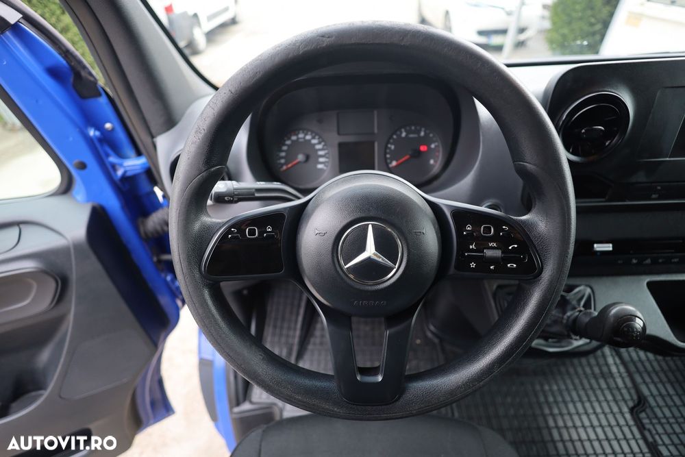 Mercedes-Benz Sprinter - 16
