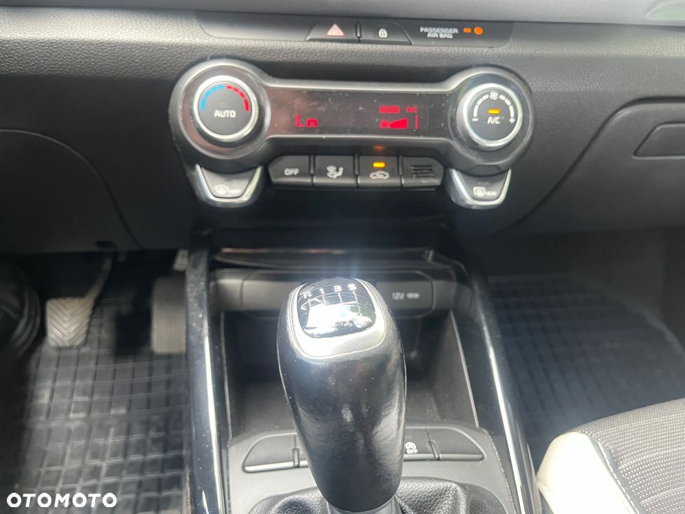 Kia Stonic 1.4 L - 14