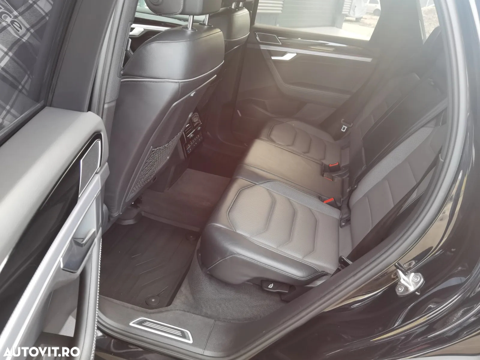 Volkswagen Touareg V6 TDI R-Style - 22