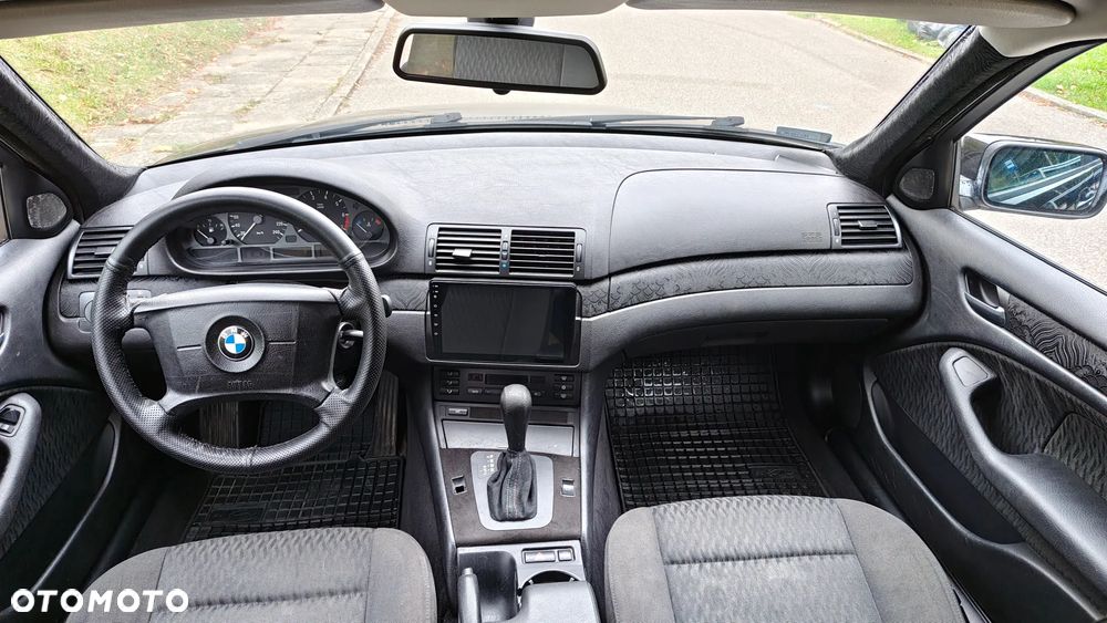 BMW Seria 3 318i - 8