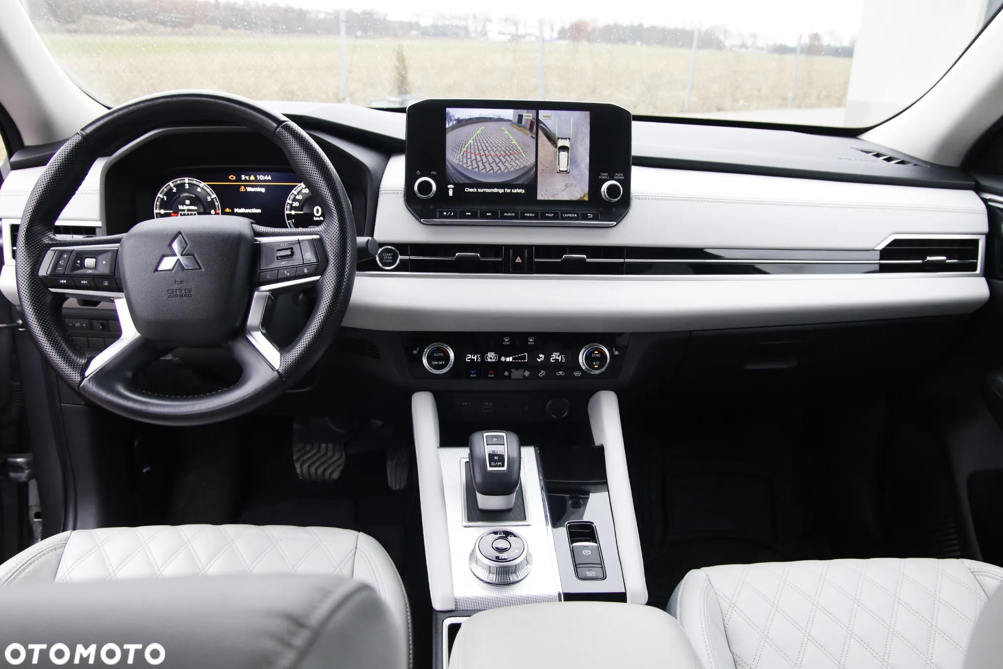 Mitsubishi Outlander - 25