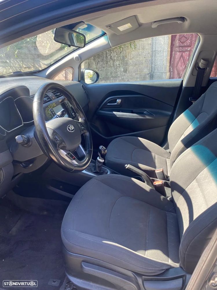 Kia Rio - 9