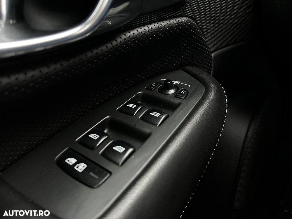 Volvo XC 90 - 38