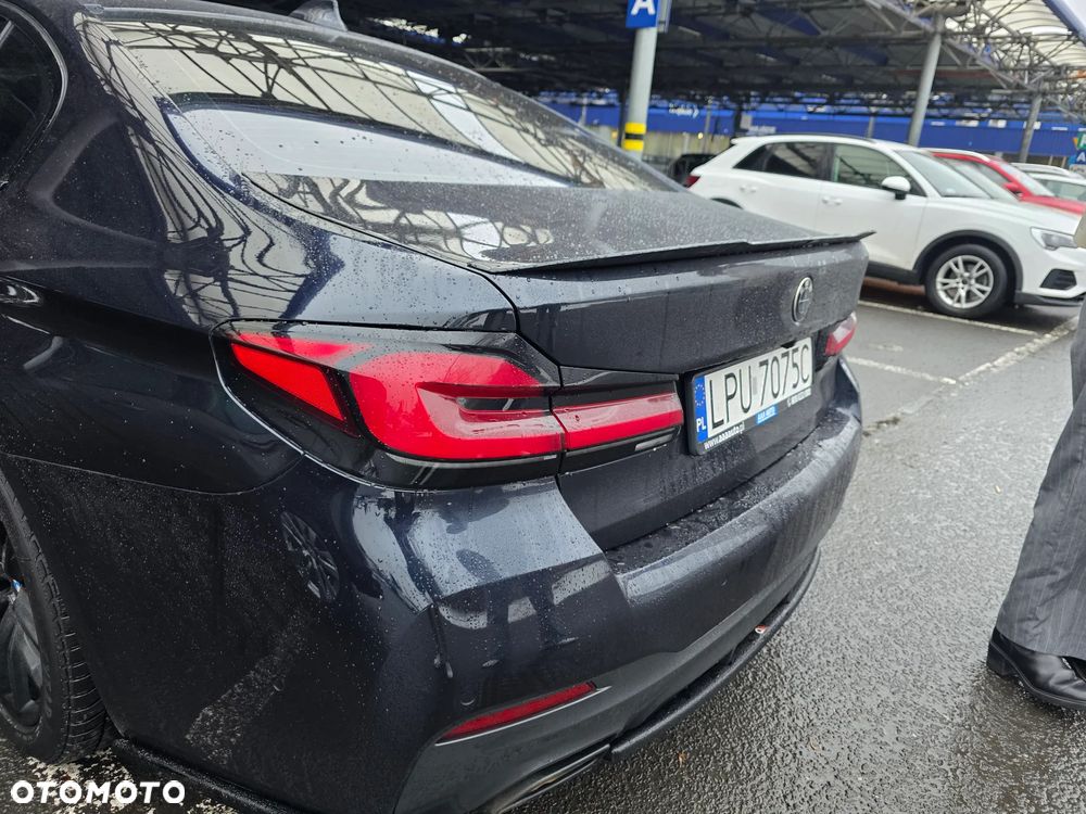 BMW Seria 5 520d xDrive - 6