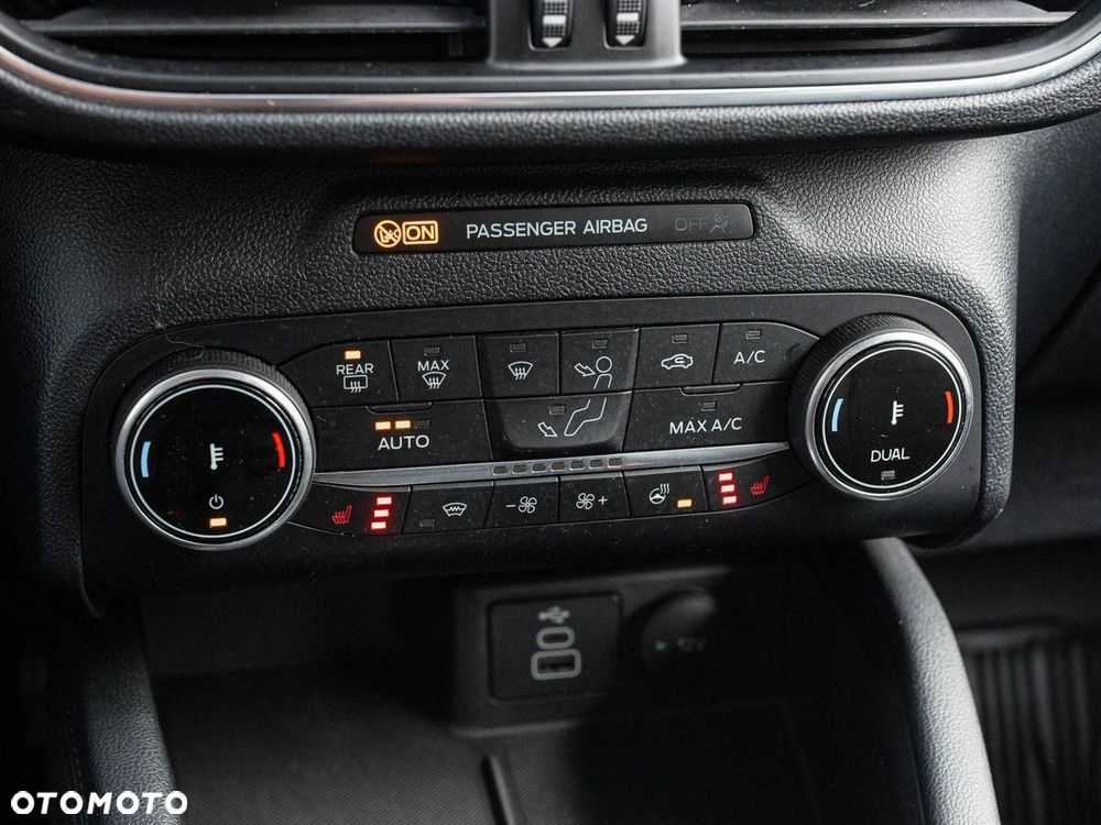 Ford Kuga 2.5 FHEV FWD Titanium - 18