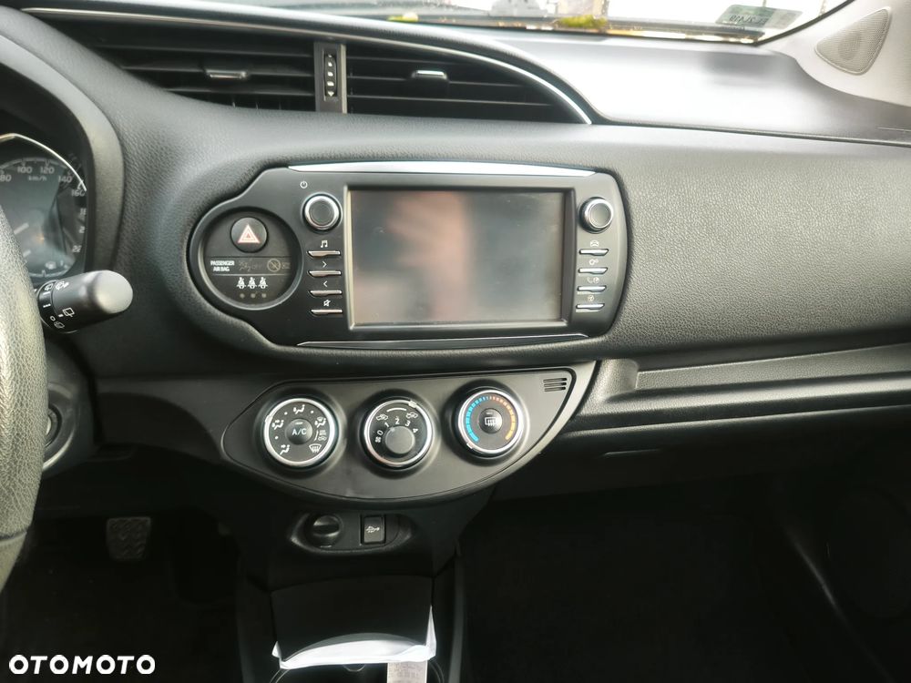 Toyota Yaris 1.5 Premium - 10