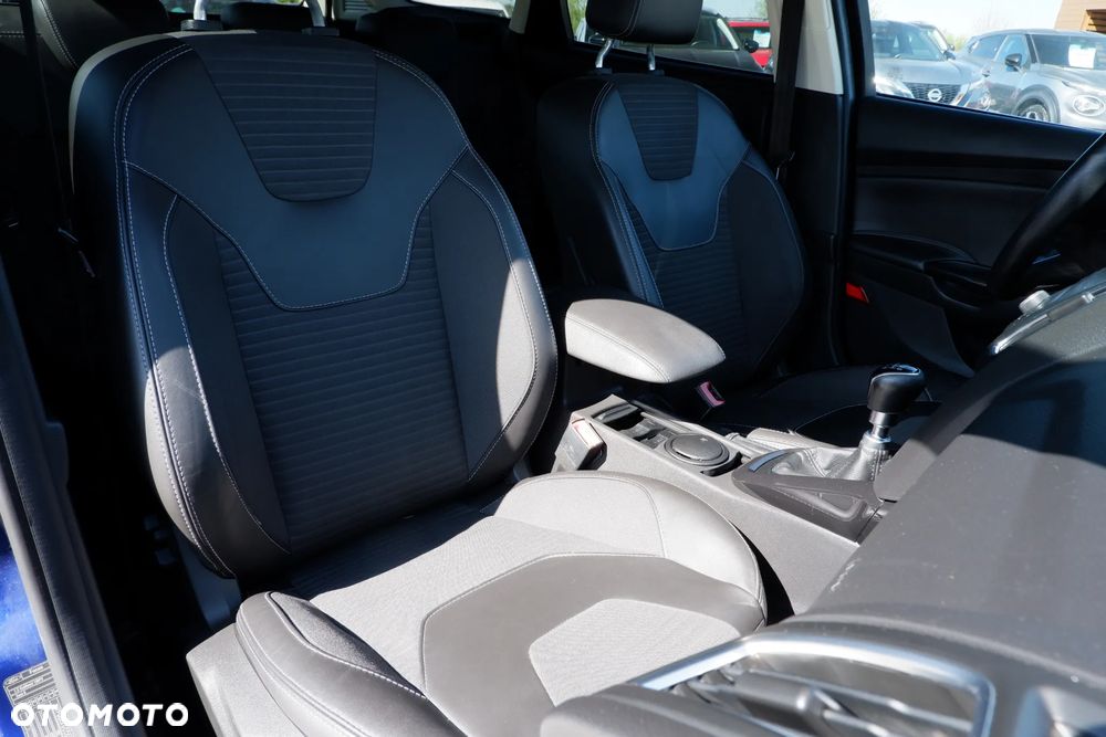 Ford Focus SW 1.5 EcoBoost S&S TITANIUM - 9