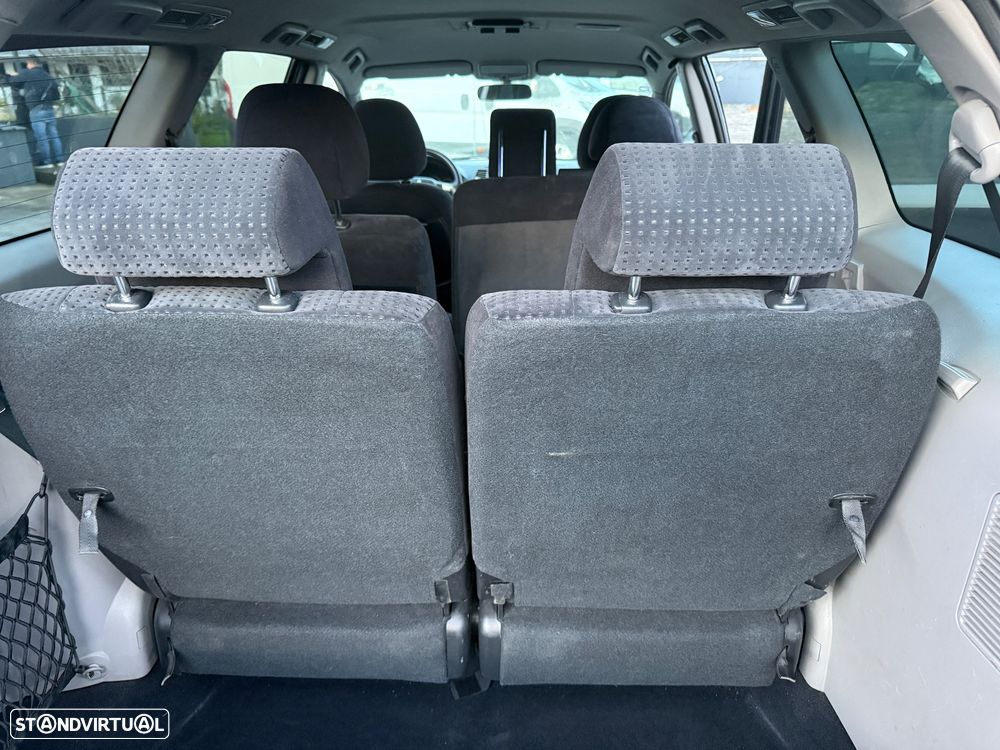 Mitsubishi Grandis 2.0 DI-D Sport - 18