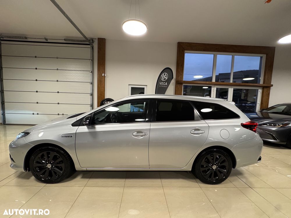 Toyota Auris 1.8 L VVT-i Sol + - 7