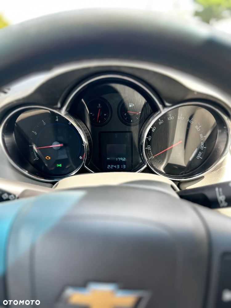 Chevrolet Cruze 1.8 LT - 17
