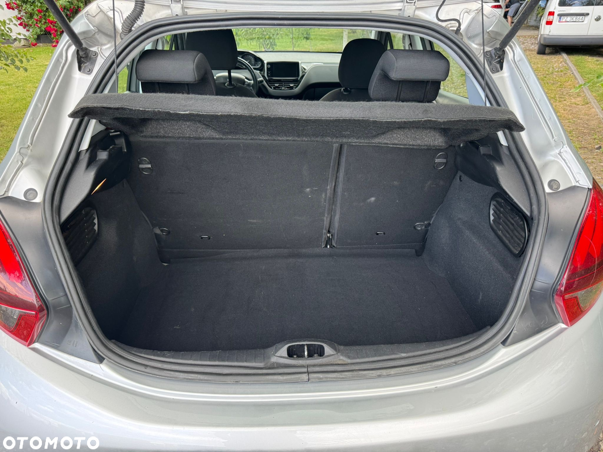 Peugeot 208 - 14