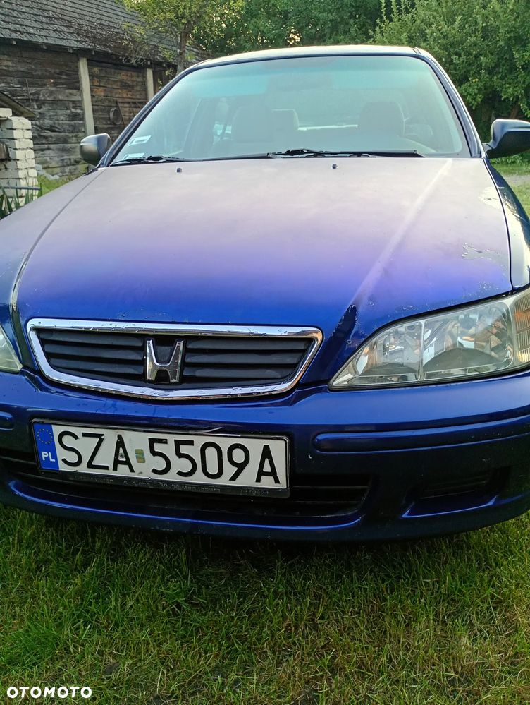 Honda Accord 1.8i LS - 2