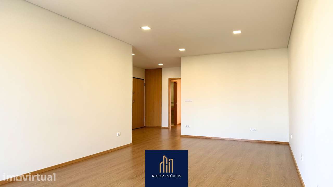 Apartamento T2 - Semi-Novo | Póvoa de Varzim | Exclusivo - Grande imagem: 2/51