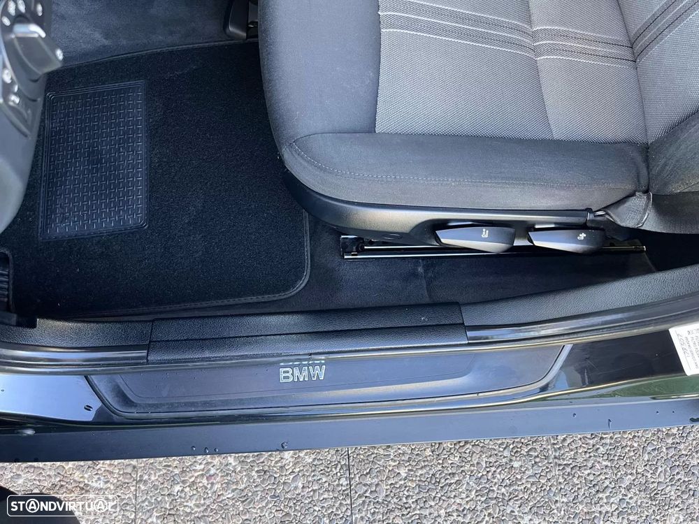 BMW X1 18 d sDrive Line Sport - 29