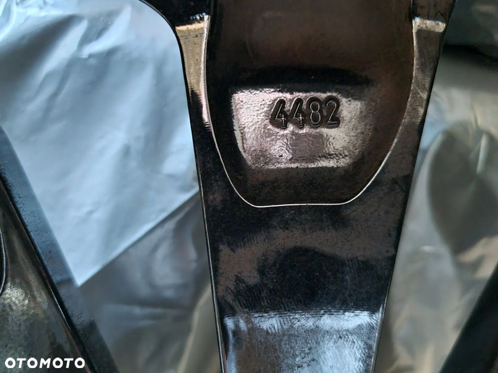 LEXUS UX ORYGINALNE Jeden sezon jeżdżone RUN FLAT - 10