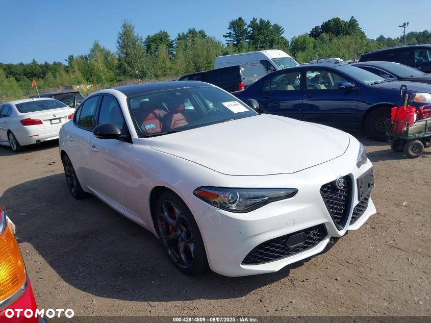 Alfa Romeo Giulia - 1