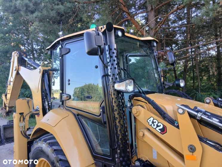 Caterpillar 432f2 - 3