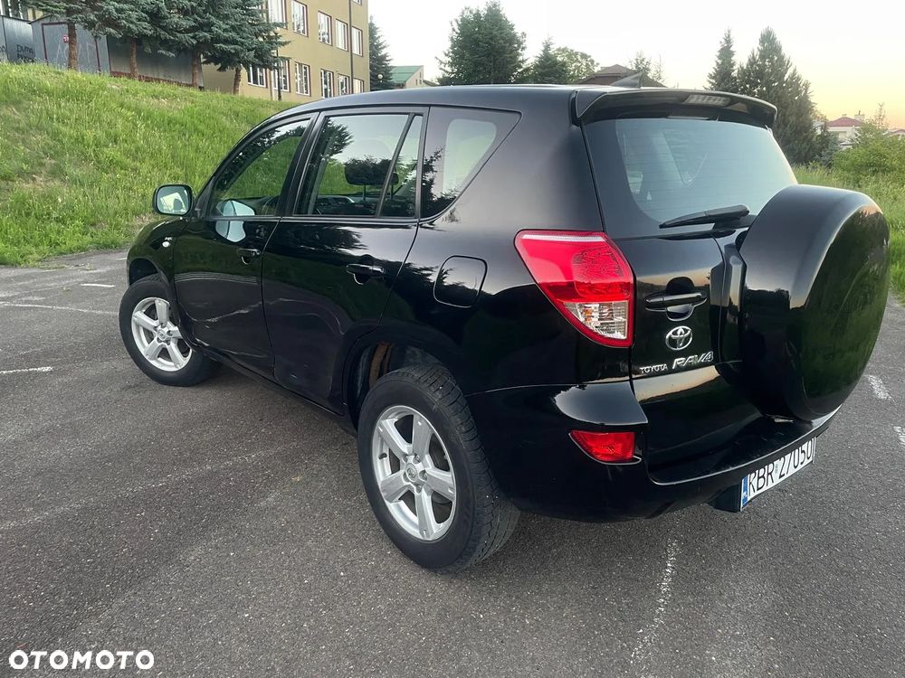 Toyota RAV4 - 8