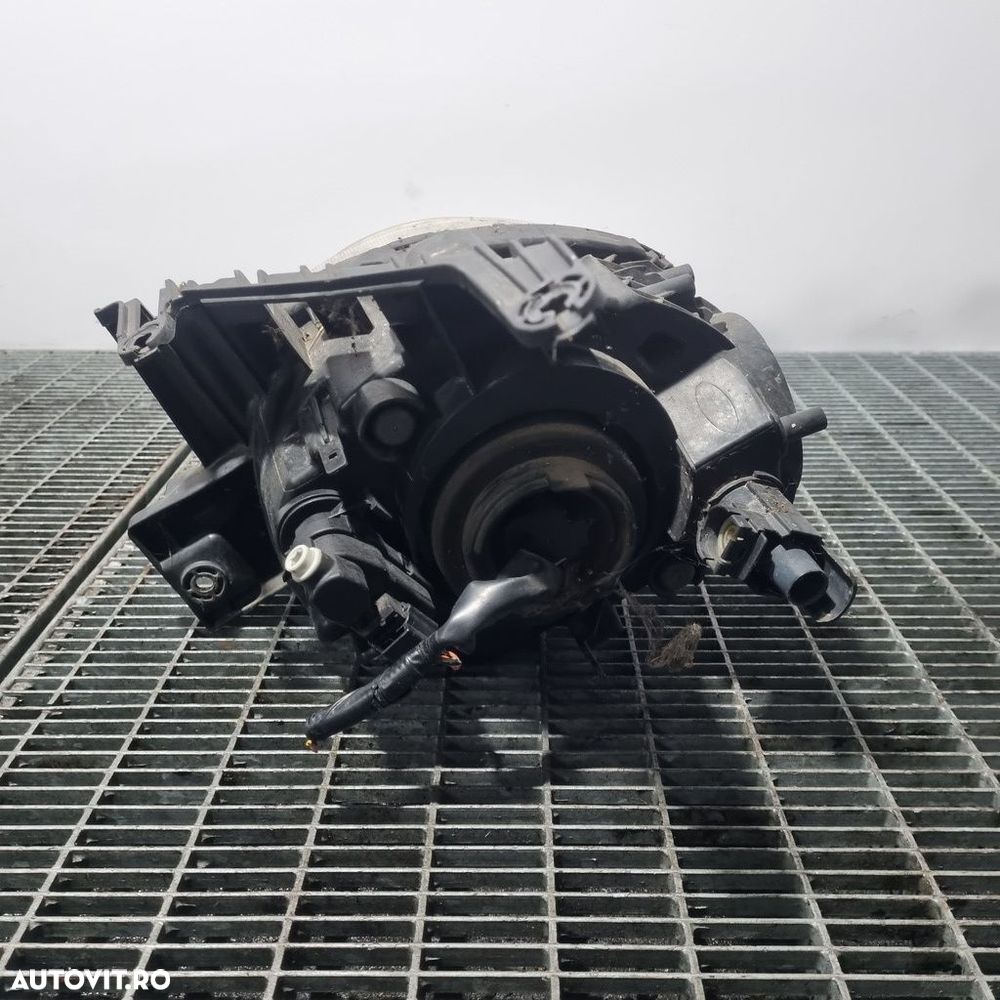 Far Dreapta Nissan Juke 2010 - 2014 SUV 4 Usi (1451) Fara xenon - 3