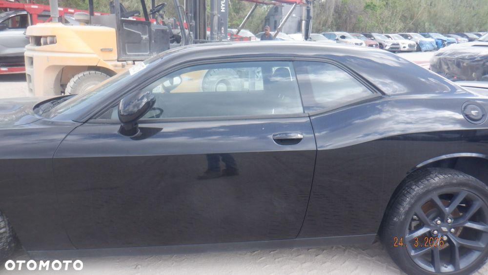 Dodge Challenger - 11